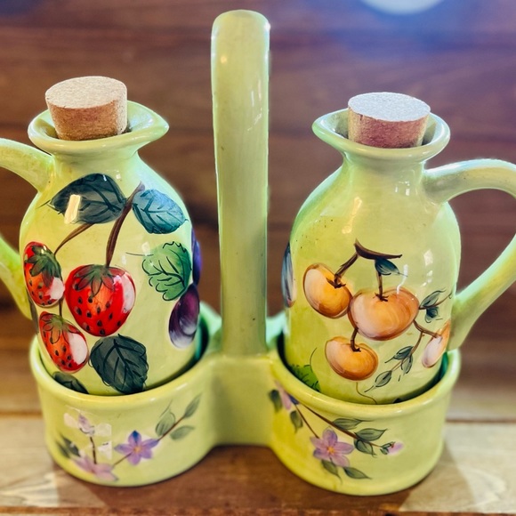 Claire Murray Fruit N’ Berries Oil and Vinegar Cruet Set Gibson Green - Picture 2 of 11